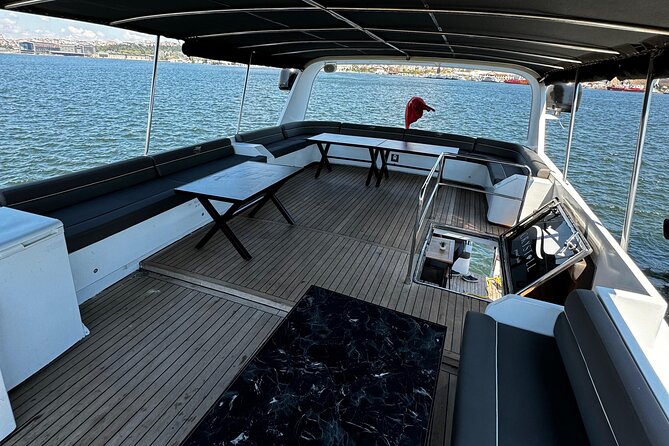 Istanbul Private Luxury Yacht on Bosphorus 25 Meter 82 Feet - Inside the 25-meter yacht