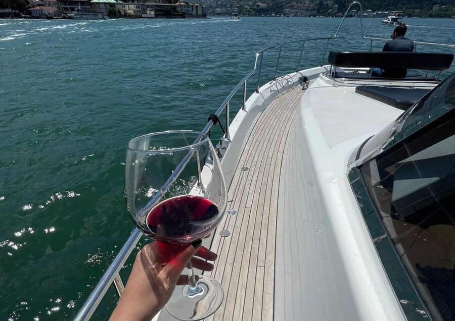 Istanbul: Small-Group Luxury Yacht Sunset Cruise w/ Snacks - Ortaköy and the Bosphorus Bridge