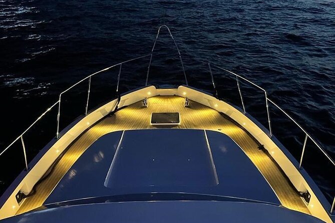 Istanbul: Small-Group Yacht Cruise with Snacks, Sunset or Daytime - Snacks, tea, and the feel onboard