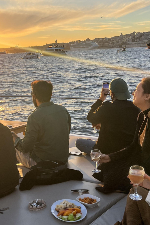 Istanbul: Small Group Yacht Tour with Unlimited Wine - The European shore: palaces and waterfront glamour