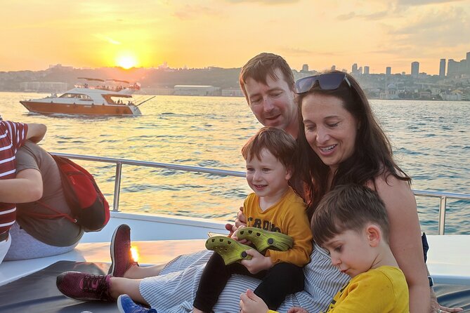 Istanbul Sunset Cruise on Luxury Yacht - Guided Group Cruise - From Kabataş toward Dolmabahçe Palace