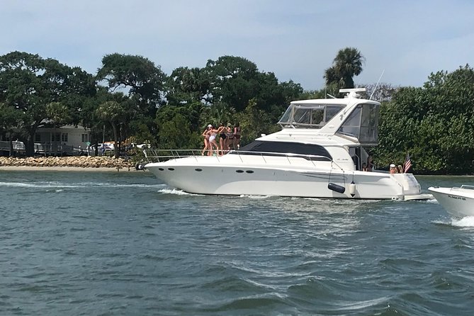 Jupiter Private Yacht Cruise with Captain/Stewardess - Four hours on Jupiter’s waterways