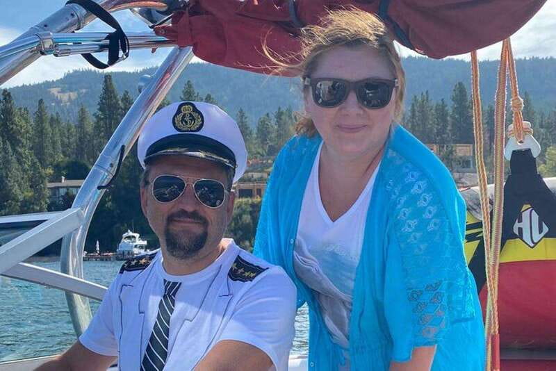 Kelowna: Tiki Party Yacht Rental - The boat’s party setup