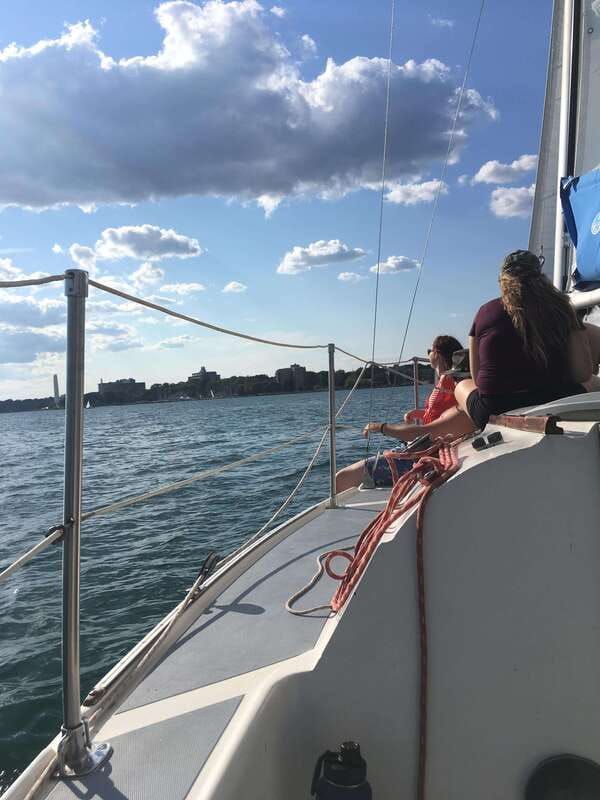 Kingston: Skippered Sailing Charter - What a one-hour sailing lesson feels like
