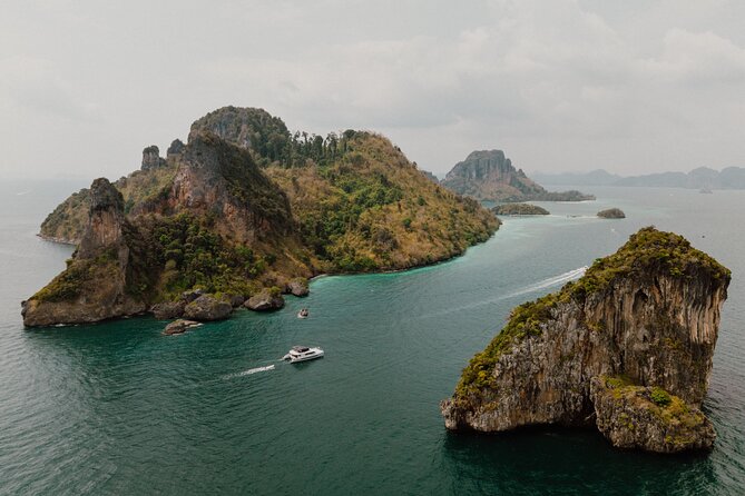 Krabi: 4 Island Luxury Yacht with Snorkelling & Clear Kayaking - Thale Waek and the tide-made sandbar