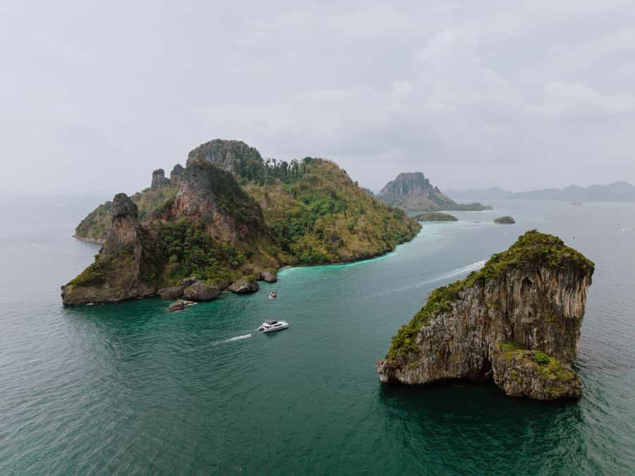 Krabi: 4 Island Premium Yacht with Snorkeling & Clear Kayak - Poda Island brings the water activities