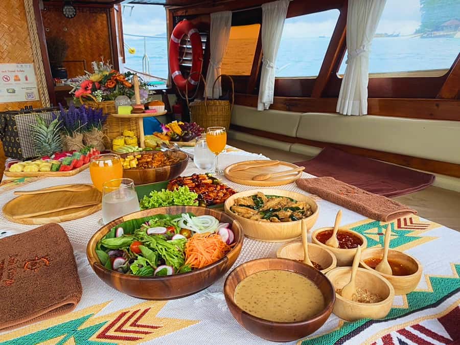 Krabi: Luxury Boat 7 Island Sunset With BBQ & Plankton Tour - Phra Nang Cave and beach: a scenic first stop
