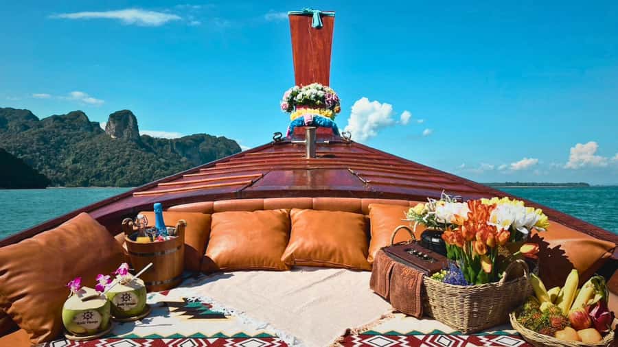 Krabi: Private Luxury Boat to Hong Islands Sunrise & Picnic - Entering the emerald Hong Lagoon