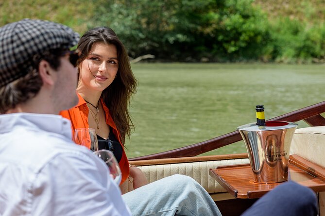 La Dolce Vita: Private Luxury Boat Ride in the Eternal City - Castel Sant’Angelo and Ponte Sant’Angelo