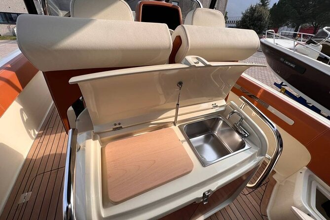 La dolce vita tour(2 H) Luxury boat aperitif in Nesso - Laglio, Moltrasio, and the celebrity shoreline