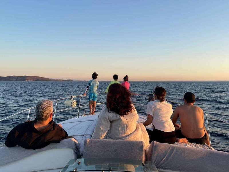 La Paz: Balandra Beach Luxury Yacht Charter Cruise - Why this private La Paz cruise works so well