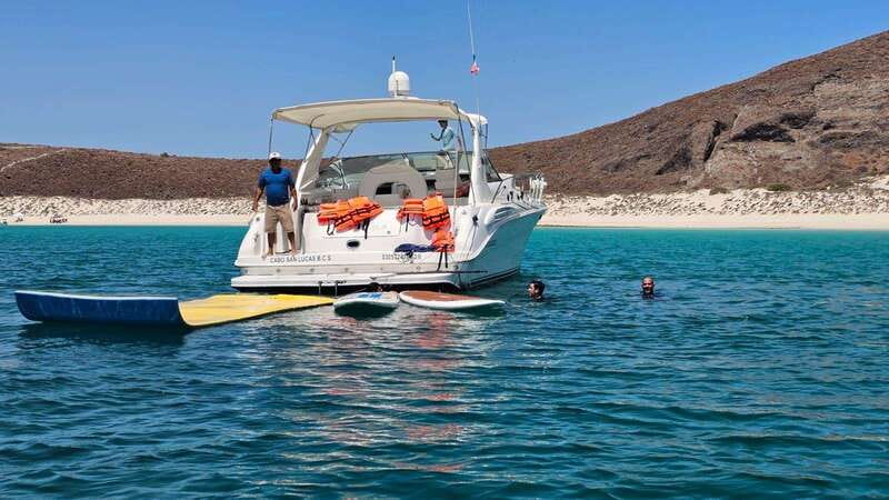 La Paz: Balandra Beach Luxury Yacht Charter Cruise - Lobera San Rafaelito: the best wildlife stop