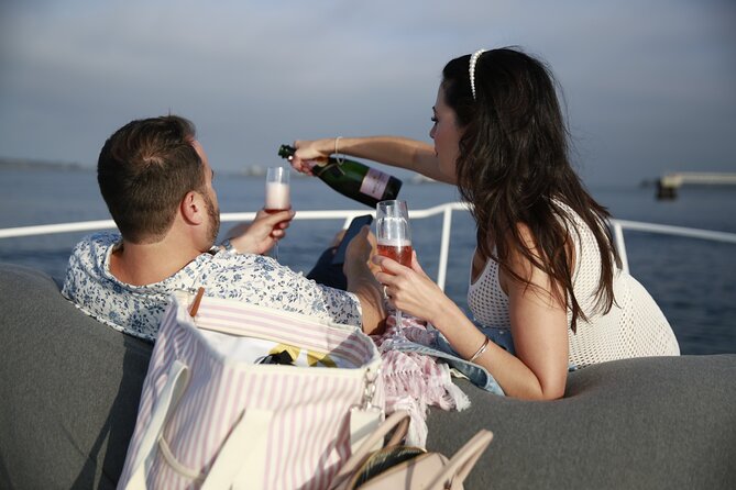 LA: Yacht Private Trip -1 hour (1 ticket covers 1-6 ppl - Bringing Food, Drinks, and Your Own Music