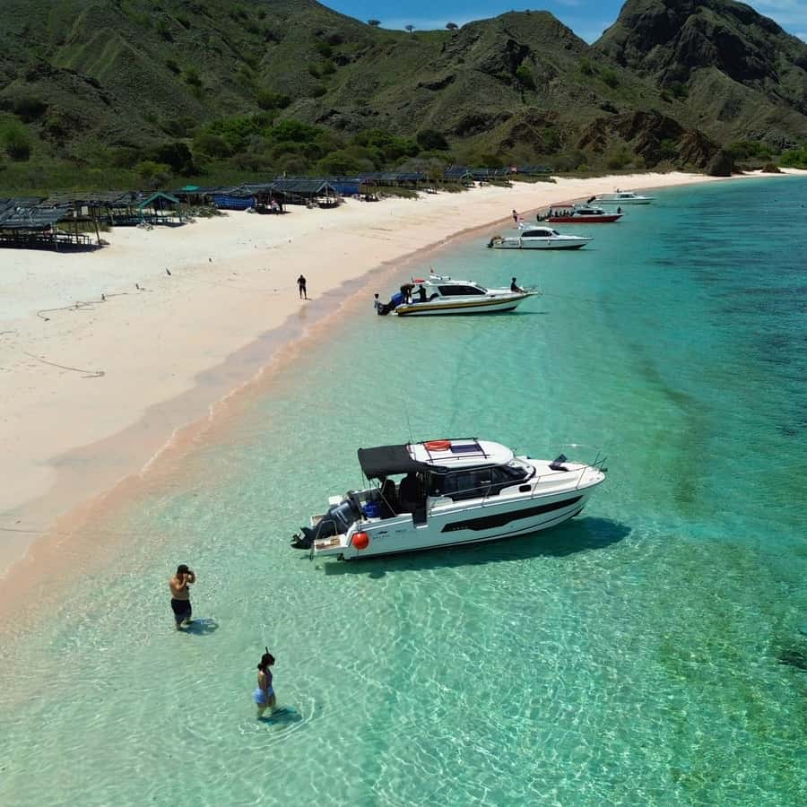 Labuan Bajo: Private Yacht Komodo Islands & Manta Snorkel - Why This Komodo Day Works So Well
