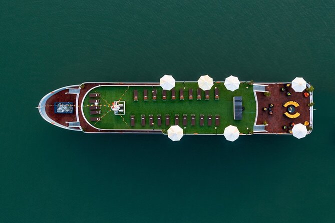 Lan Ha bay luxury cruise 2D/1N: Kayaking, jumping & Swimming at pristine places - Day one: lunch, limestone islands, and open water