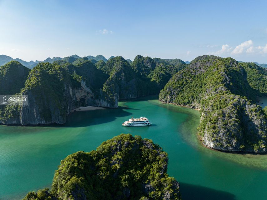 Lan ha Bay Luxury cruise day trip, kayaking, swimming, bike - Boarding the luxury cruise