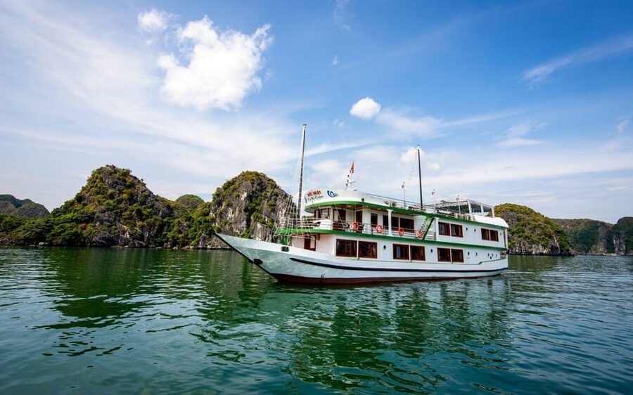 Lan Ha Bay Luxury Cruise with balcony - biking+kayak+tickets - Food, service, and the human side of the cruise