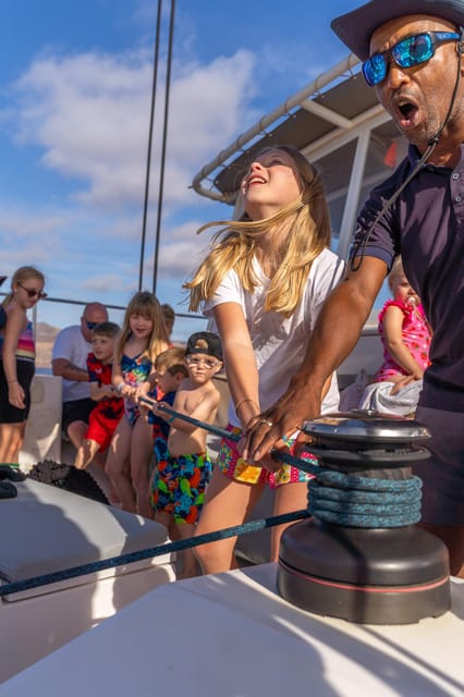 Lanzarote: Luxury Sailing Excursions to Papagayo - A hot lunch instead of a box meal