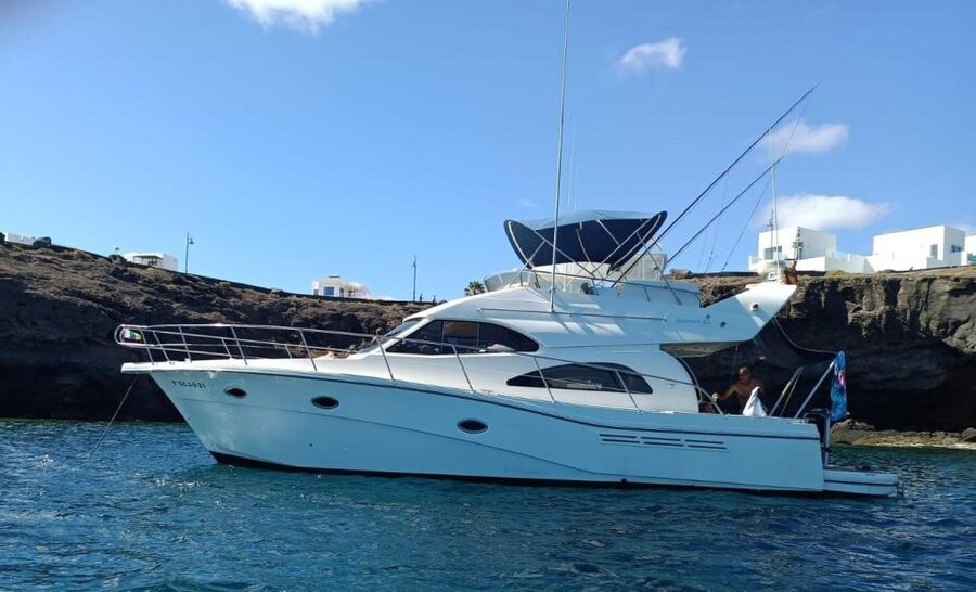 Lanzarote: Private Yacht Boat Trips & day at sea - A private yacht day on Lanzarote’s Atlantic coast