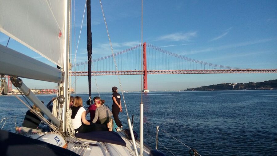 Lisbon: 2-Hour Sailing Yacht Cruise & Guided Tour w/2 drinks - Key points to know before you sail