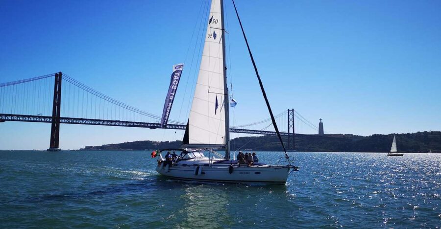 Lisbon: 2-Hour Sailing Yacht Cruise & Guided Tour w/2 drinks - What the drinks add to the experience