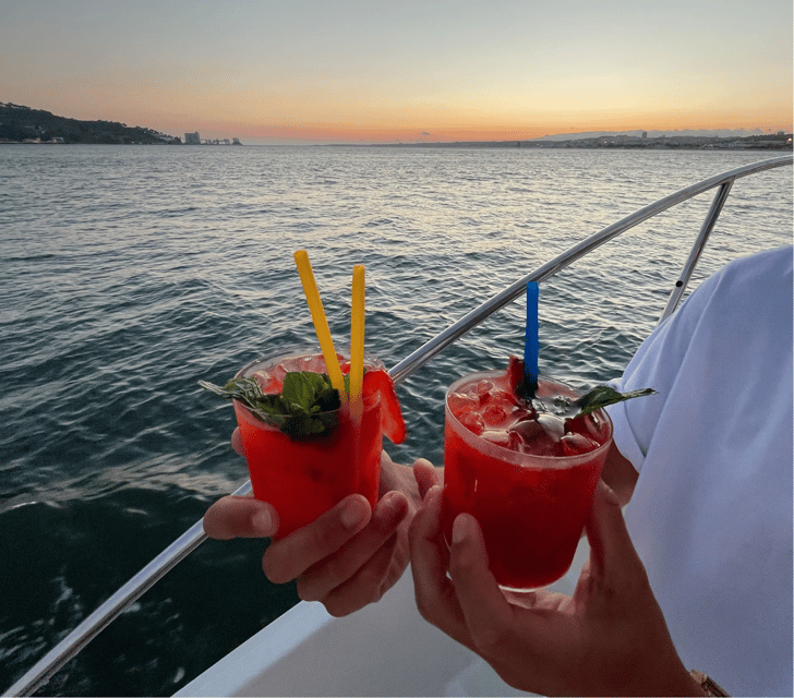 Lisbon: 4h Private Luxury Catamaran Tour with Welcome Drink - Food choices: platter or BBQ