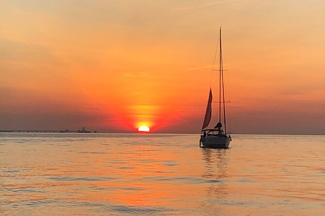 Lisbon Private Luxury Boat Tour with Welcome Drink - Key points to know before you book