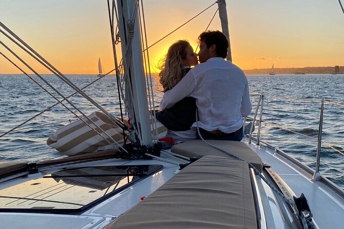 Lisbon Private Luxury Boat Tour with Welcome Drink - The Discoveries Monument and Portugal’s outward gaze
