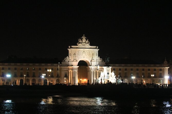 Lisbon Private Luxury Boat Tour with Welcome Drink - MAAT and the modern waterfront