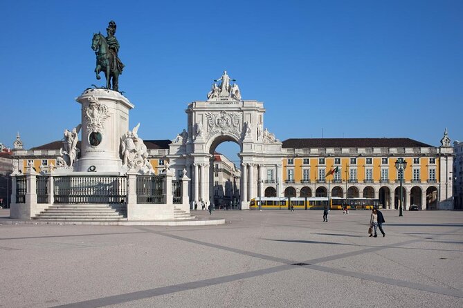 Lisbon Private Luxury Boat Tour with Welcome Drink - Belém Tower and Portugal’s riverfront defenses