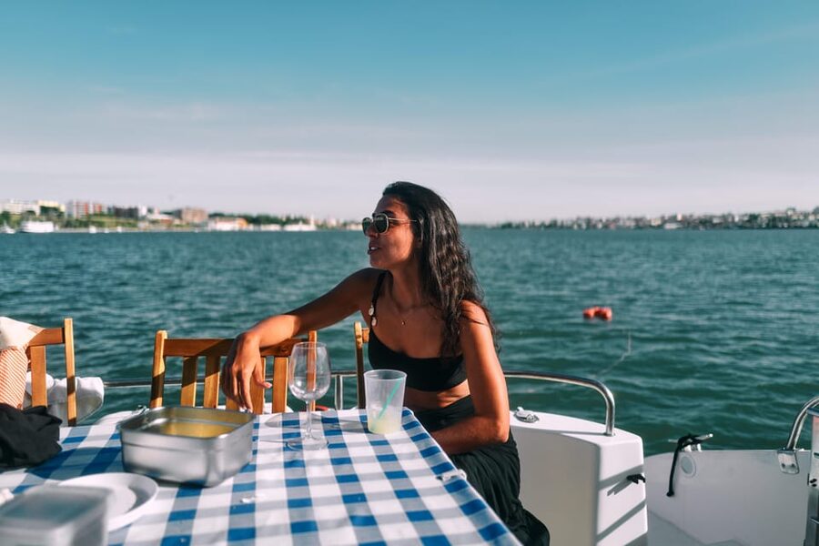 Lisbon: Private Luxury Catamaran Tour with Welcome Drink - Why seeing Lisbon from the Tagus works so well