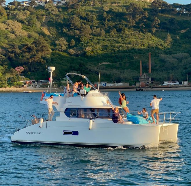 Lisbon: Private Luxury Catamaran Tour with Welcome Drink - The two-hour route through Lisbon’s waterfront sights