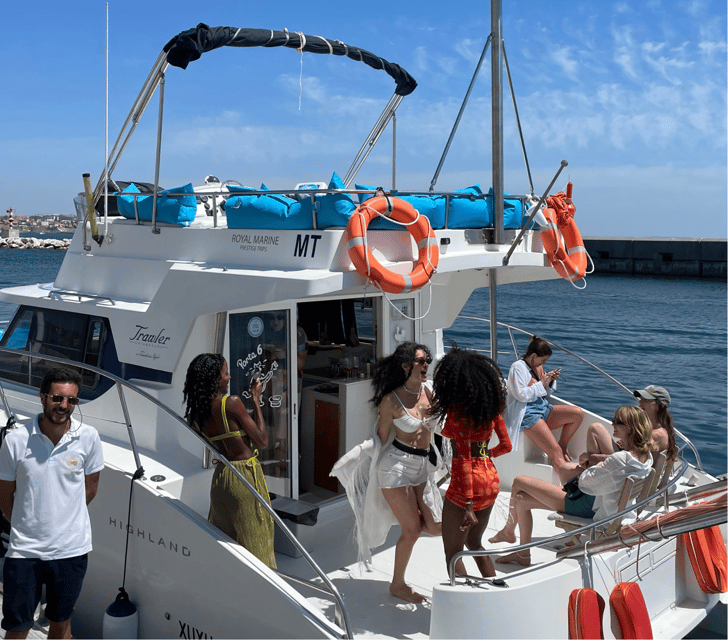 Lisbon: Private Luxury Catamaran Tour with Welcome Drink - What the crew adds to the experience