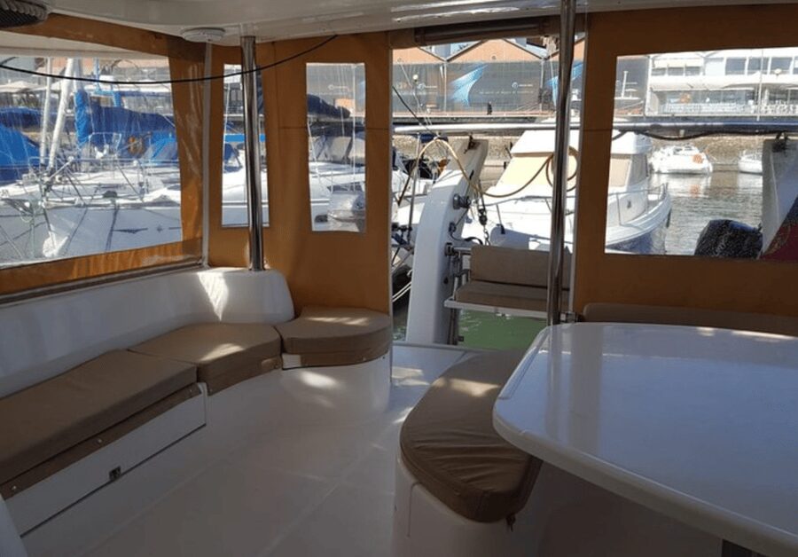 Lisbon: Sunset Cruise With Drinks on Spacious Yacht - Crew service and the tone onboard