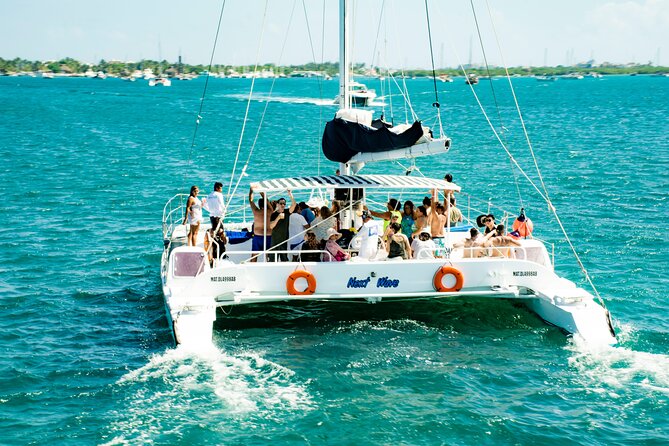 Live The Luxury Catamaran Isla Mujeres Tour in Cancun - One and a half hours to explore Isla Mujeres