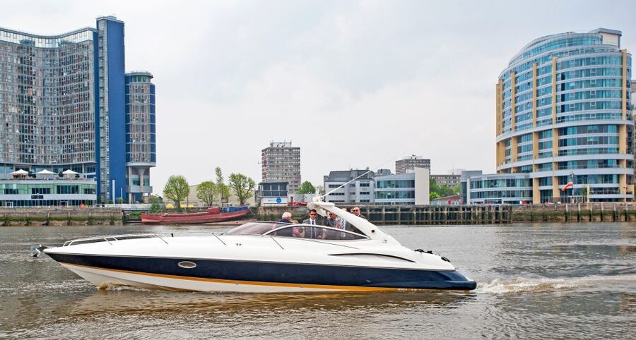 London: 2 hour private luxury yacht hire on the River Thames - The return run and the rhythm of two hours