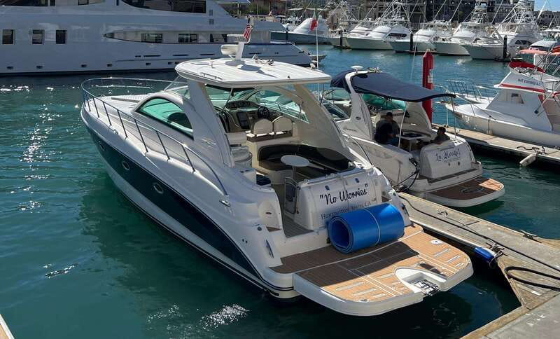 LOS CABOS: PRIVATE BAY AND ARCH TOUR. LUXURY YACHT - Why a private yacht changes the Cabo outing