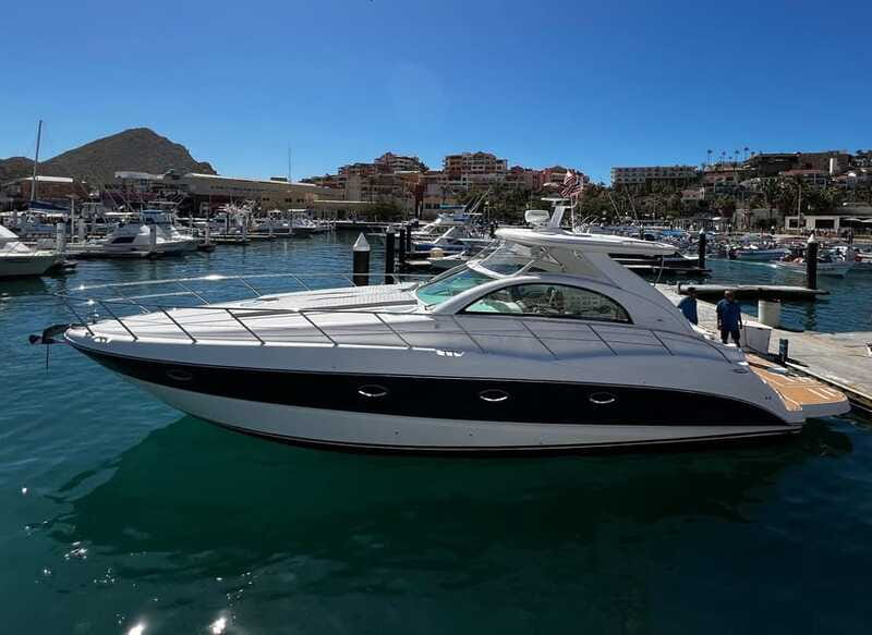 LOS CABOS: PRIVATE BAY AND ARCH TOUR. LUXURY YACHT - The Arch, Lovers Beach, and Pelican Rock