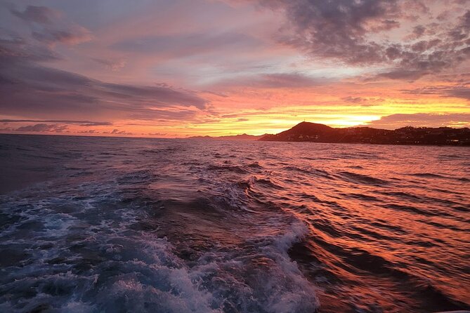 Los Cabos Yacht Adventure - Arch, Snorkel, Lunch, Drinks 1-18ppl - Food, drinks, music, and the crew’s role