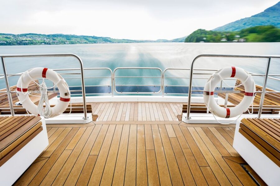 Lucerne: 1-Hour Cruise on Panoramic Yacht - Choosing between the upper deck and water terrace