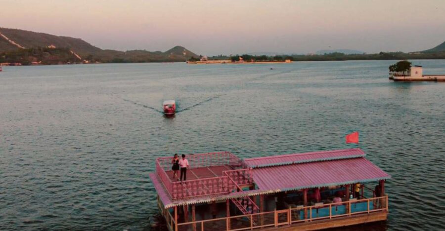 Luxury Boat ride, Havelis, Heritage Walk & High Tea - Starting on Lake Pichola