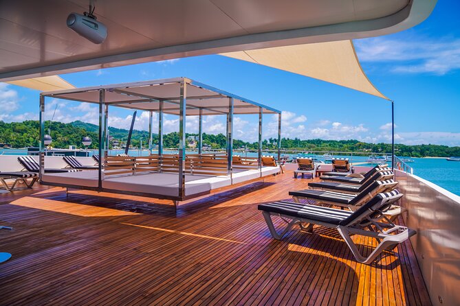 Luxury Boat to James Bond Islands with Lunch and Sunset Dinner - Lunch on a catamaran built for socializing