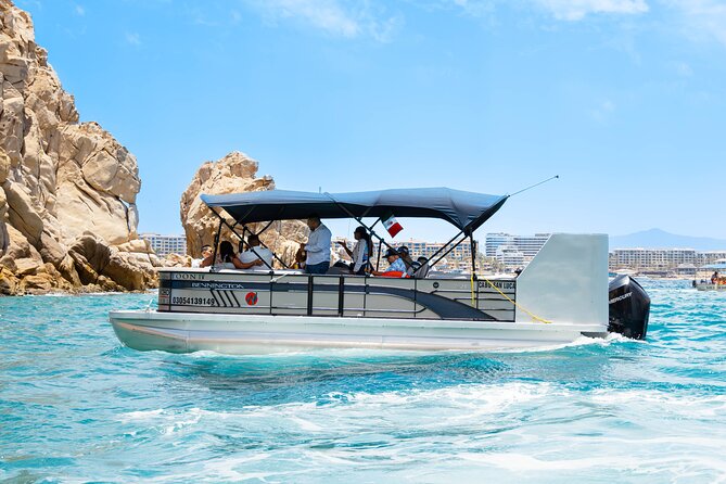 Luxury Boat Trip to the Arch - Drinks, Life Jackets, and What Is Included