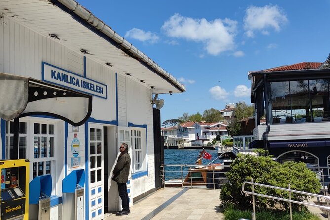 Luxury Bosphorus Yacht Cruise – Stopover in Asian Side - The 20-minute stop in Kanlica