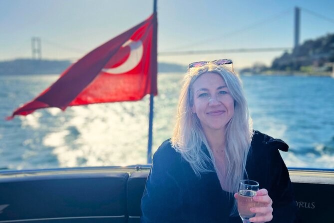 Luxury Bosphorus Yacht Tour – Asian Side Stop & Exploration - Asian shore palaces and the Maiden’s Tower