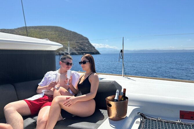 Luxury Catamaran Cruise, Dia Island –Open Bar & Lunch -Top Rated! - Snorkeling, SUP Boards, and Fishing