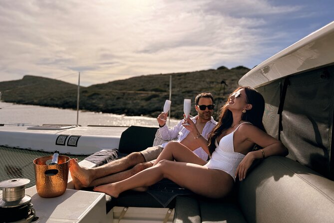 Luxury Catamaran Cruise, Dia Island –Open Bar & Lunch -Top Rated! - A Proper Lunch, Not Just Boat Snacks