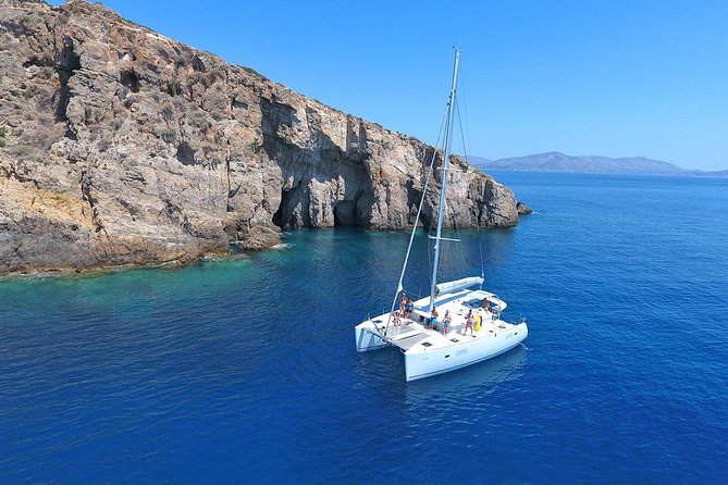 Luxury Catamaran Cruise Including pickup and Traditional Food - The people who shape the day