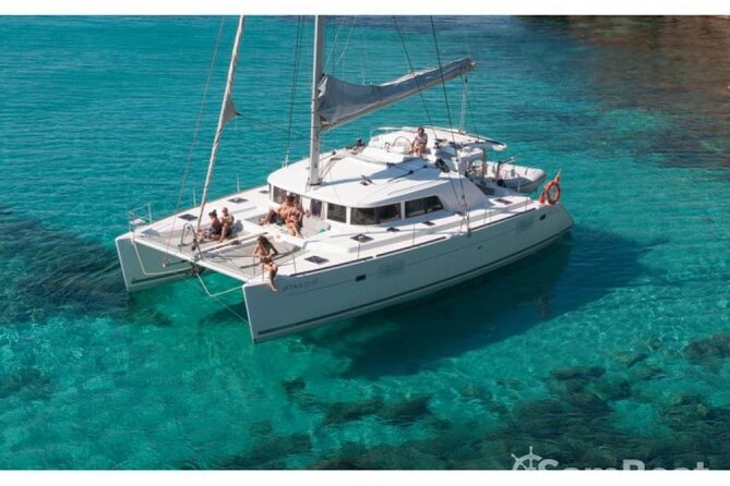 Luxury catamaran from Porto Rafael-Palau to the Maddalena Archipelago - Spargi gives you the first turquoise-water stop