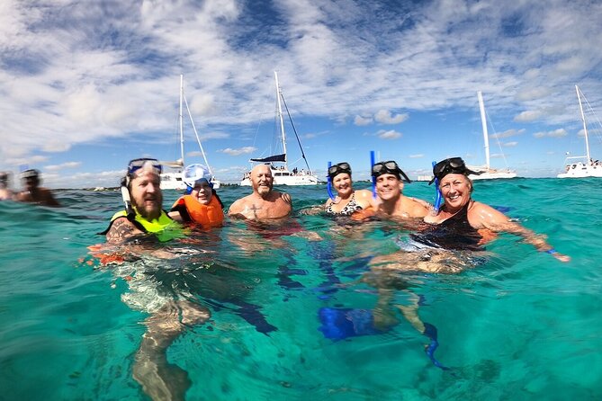 Luxury Catamaran Privilege to Isla Mujeres + Open Bar VIP - Free time in downtown Isla Mujeres